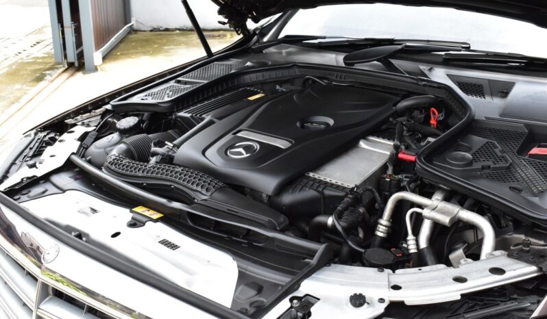 
								Mercedes Benz C180 Exclusive (W205) 2014 full									