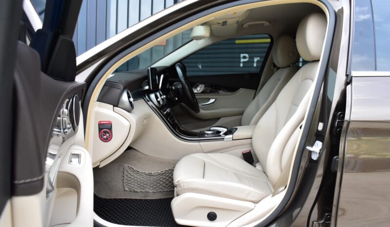 
								Mercedes Benz C180 Exclusive (W205) 2014 full									