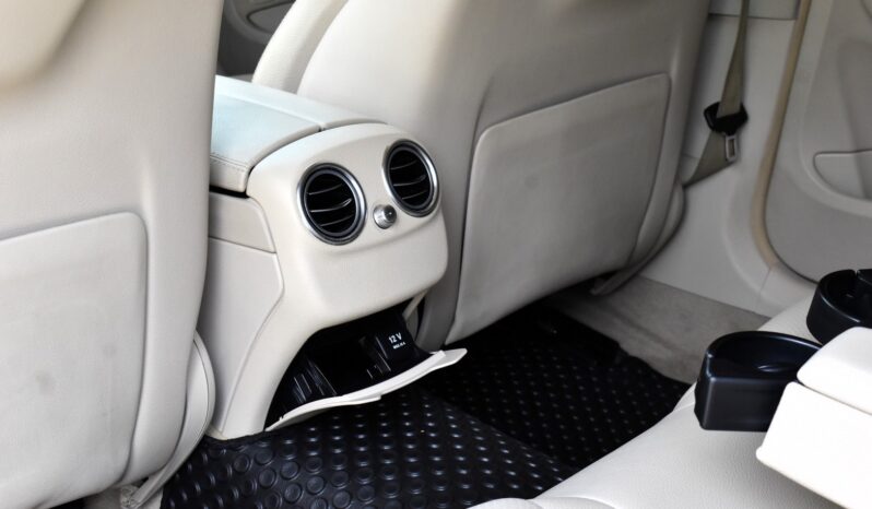 
								Mercedes Benz C180 Exclusive (W205) 2014 full									