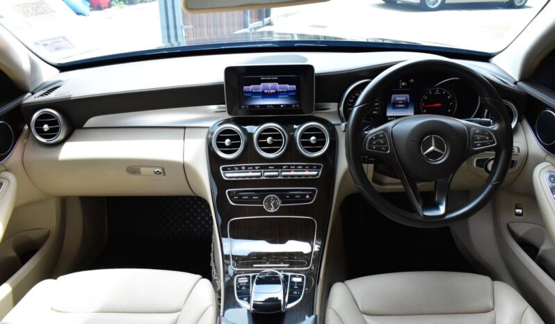 
								Mercedes Benz C180 Exclusive (W205) 2014 full									