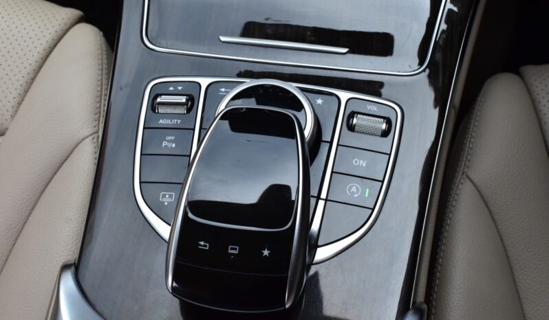 
								Mercedes Benz C180 Exclusive (W205) 2014 full									