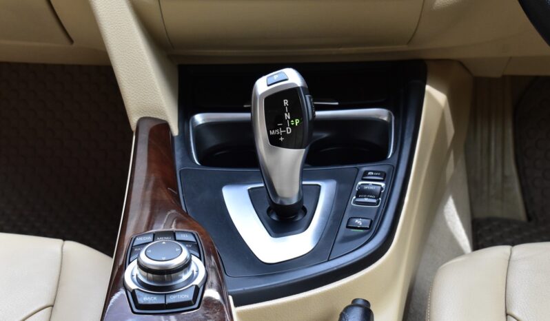 
								BMW 320d Luxury (F30) 2014 full									
