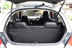 
										Honda Brio Hatchback 2015 full									