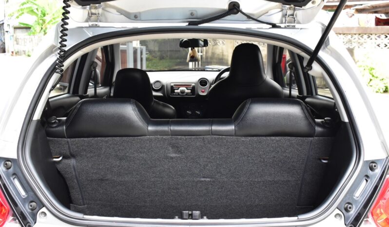 
								Honda Brio Hatchback 2015 full									
