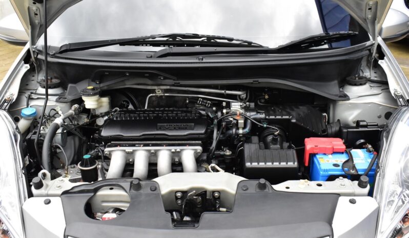 
								Honda Brio Hatchback 2015 full									