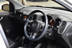 
										Honda Brio Hatchback 2015 full									