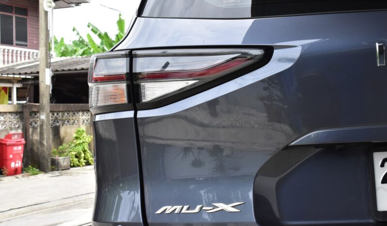 
								Isuzu MU-X 3.0 Ultimate 2022 full									