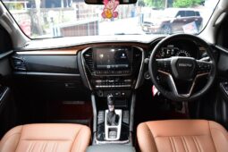 
										Isuzu MU-X 3.0 Ultimate 2022 full									