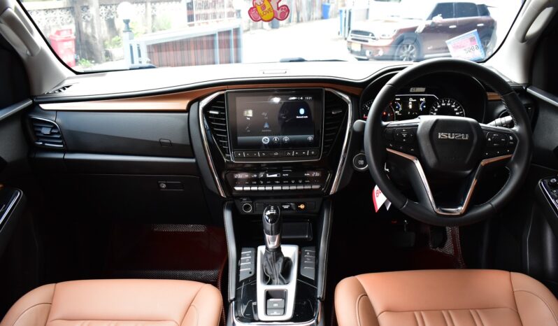 
								Isuzu MU-X 3.0 Ultimate 2022 full									