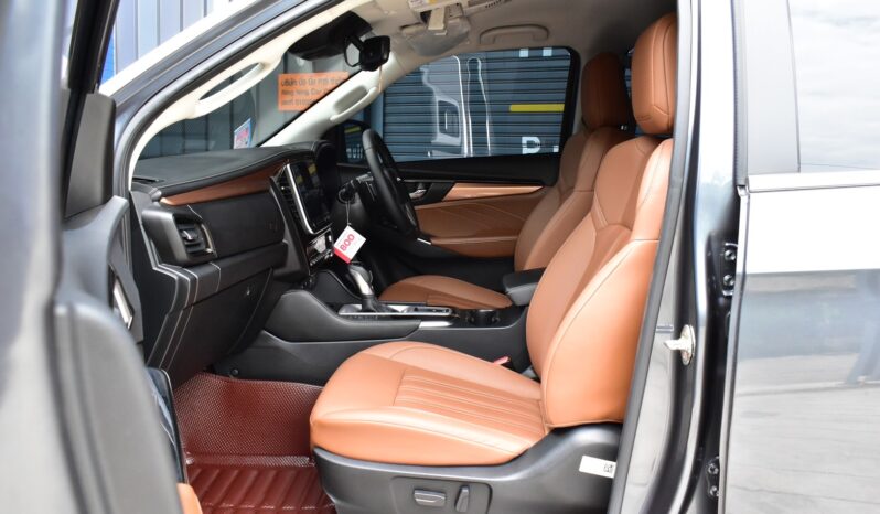 
								Isuzu MU-X 3.0 Ultimate 2022 full									