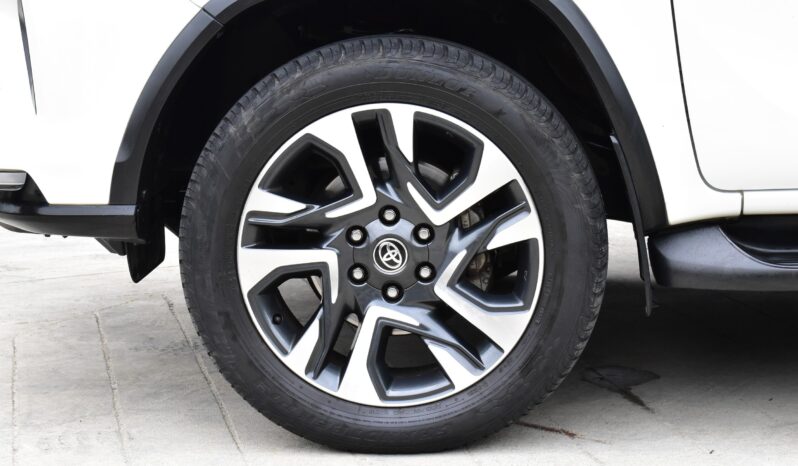 
								Toyota Fortuner Legender 2.8 Sigma 4 2021 full									