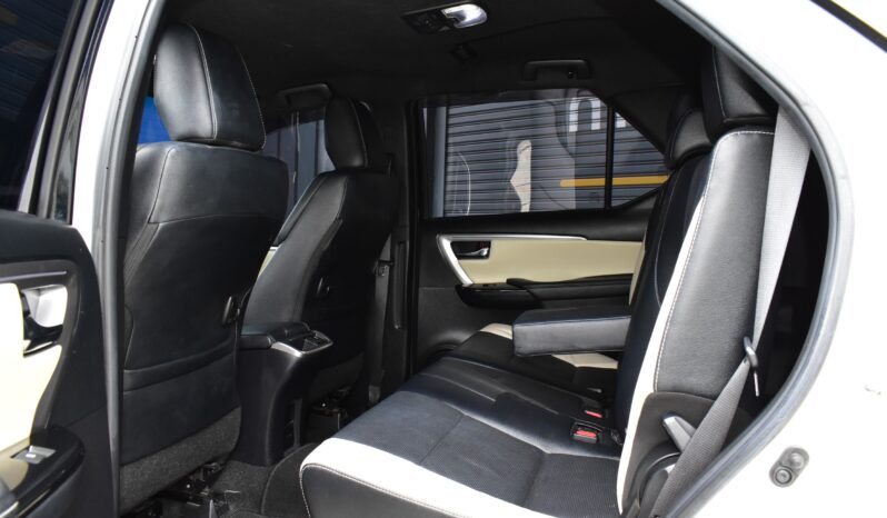 
								Toyota Fortuner Legender 2.8 Sigma 4 2021 full									
