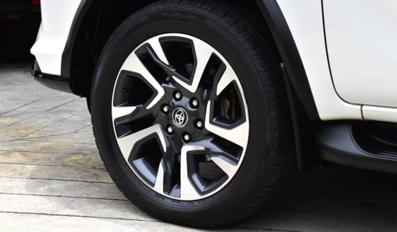 
								Toyota Fortuner Legender 2.8 Sigma 4 VN-Turbo 204 HP 2021 full									