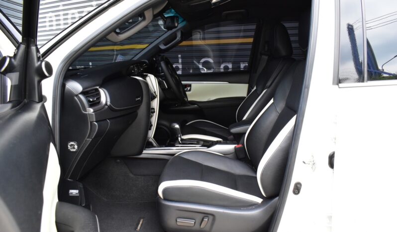 
								Toyota Fortuner Legender 2.8 Sigma 4 VN-Turbo 204 HP 2021 full									