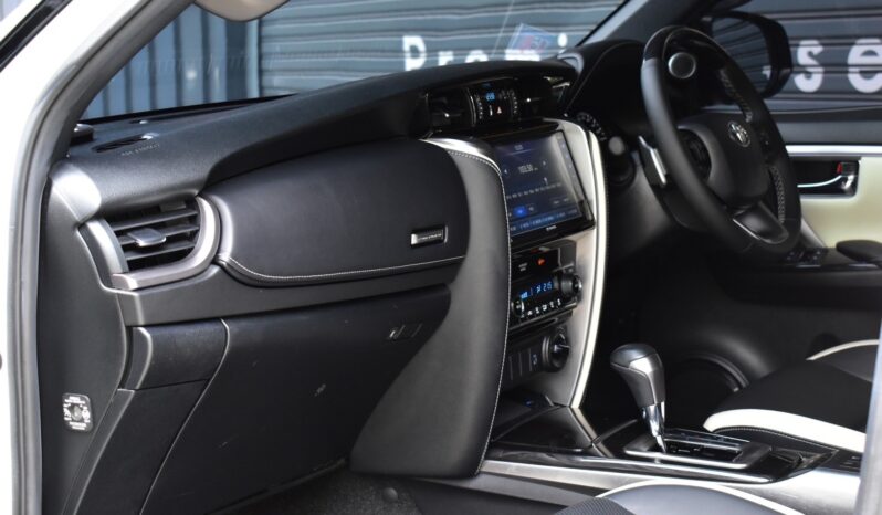
								Toyota Fortuner Legender 2.8 Sigma 4 VN-Turbo 204 HP 2021 full									