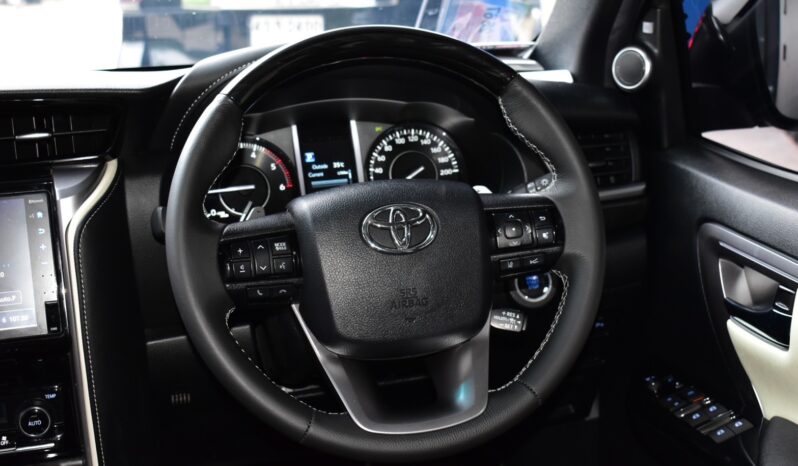 
								Toyota Fortuner Legender 2.8 Sigma 4 VN-Turbo 204 HP 2021 full									
