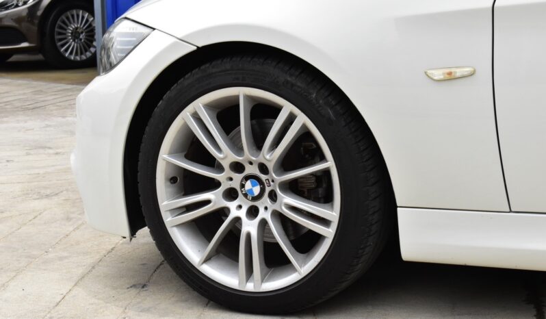 
								BMW 325i M Sport LCI (E90) 2011 full									