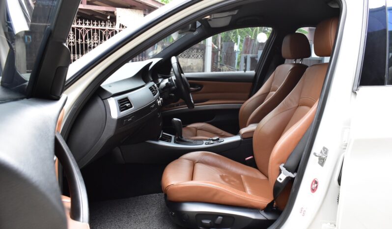 
								BMW 325i M Sport LCI (E90) 2011 full									