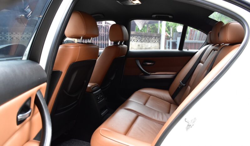 
								BMW 325i M Sport LCI (E90) 2011 full									