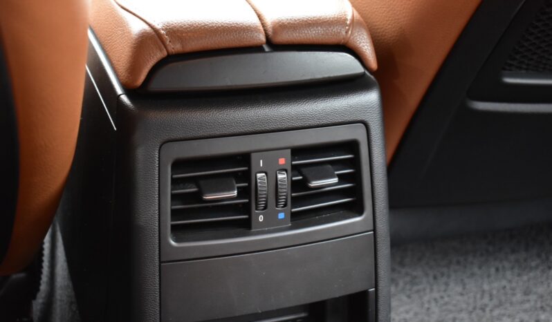 
								BMW 325i M Sport LCI (E90) 2011 full									