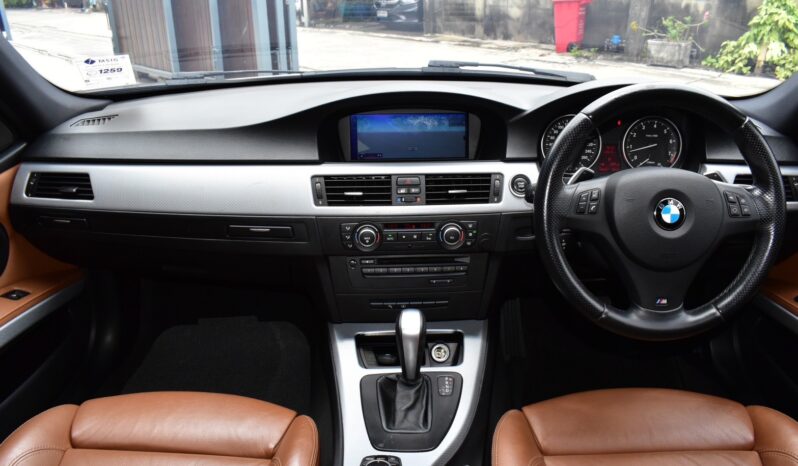 
								BMW 325i M Sport LCI (E90) 2011 full									