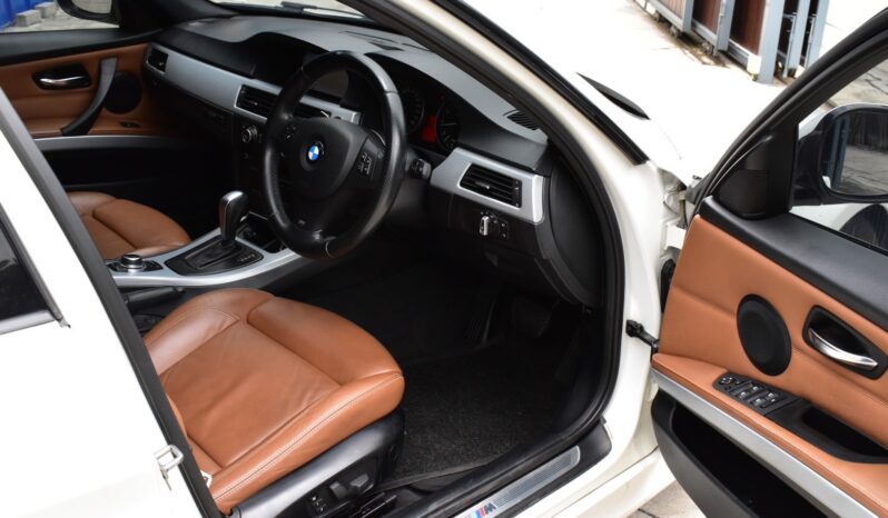 
								BMW 325i M Sport LCI (E90) 2011 full									