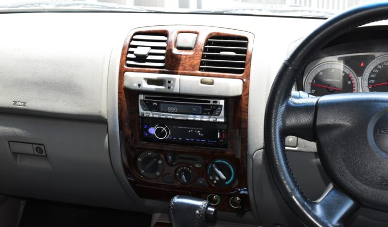 
								Isuzu MU-7 3.0 2006 full									