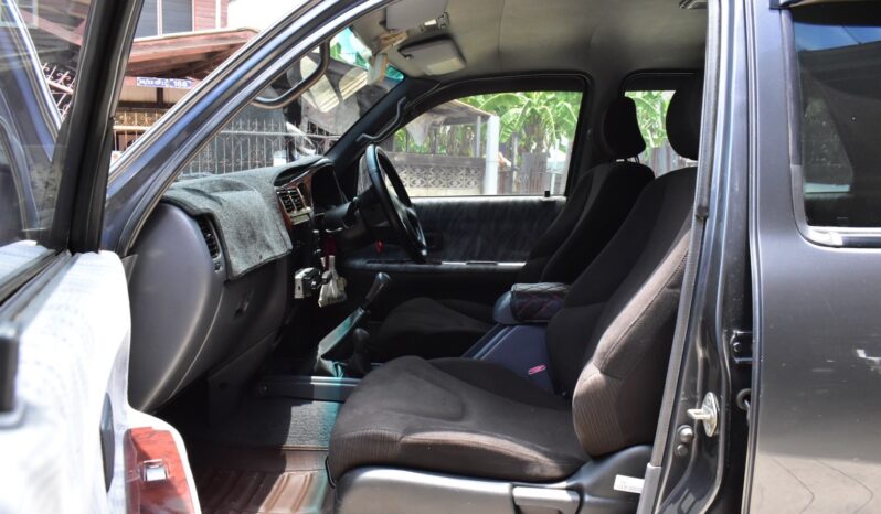 
								Toyota Sport Rider 2.5 D4D full									