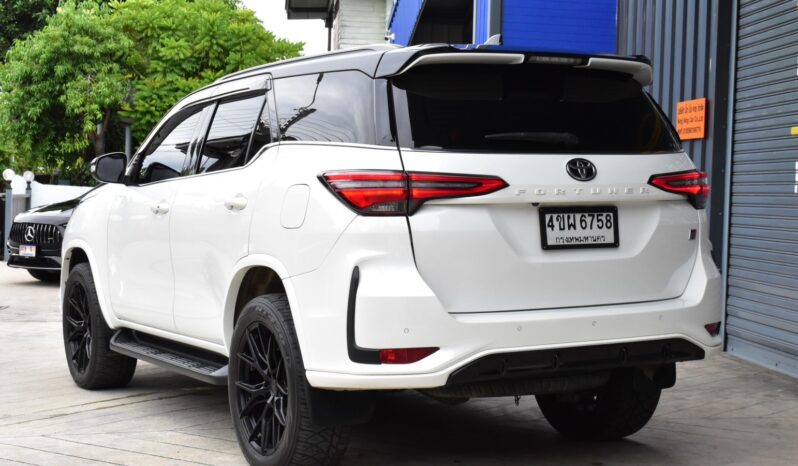 
								Toyota Fortuner 2.8 4WD TRD 2016 full									