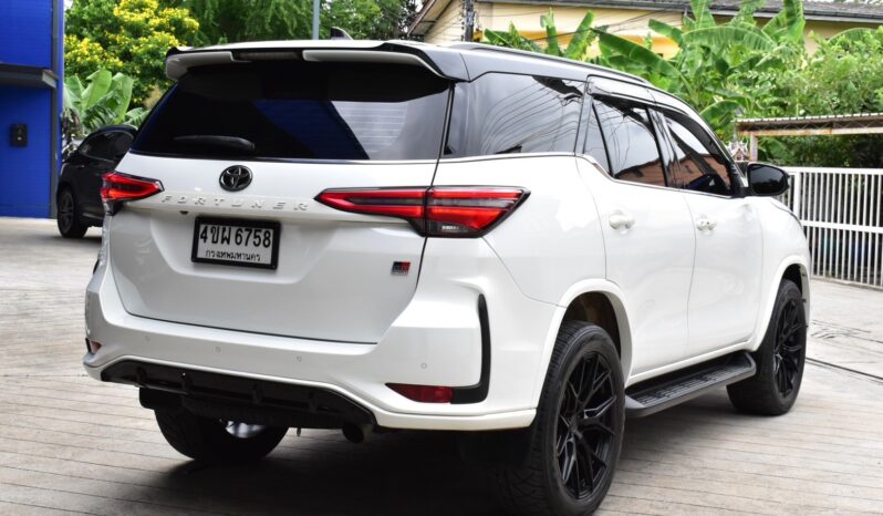
								Toyota Fortuner 2.8 4WD TRD 2016 full									