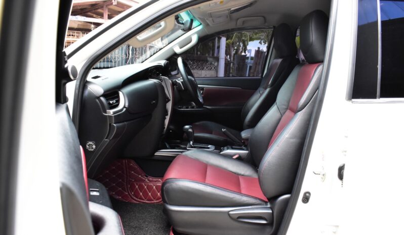 
								Toyota Fortuner 2.8 4WD TRD 2016 full									
