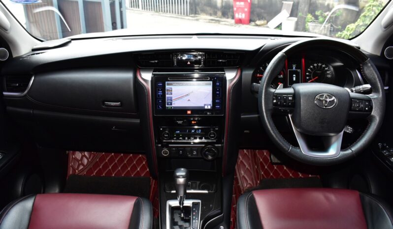 
								Toyota Fortuner 2.8 4WD TRD 2016 full									