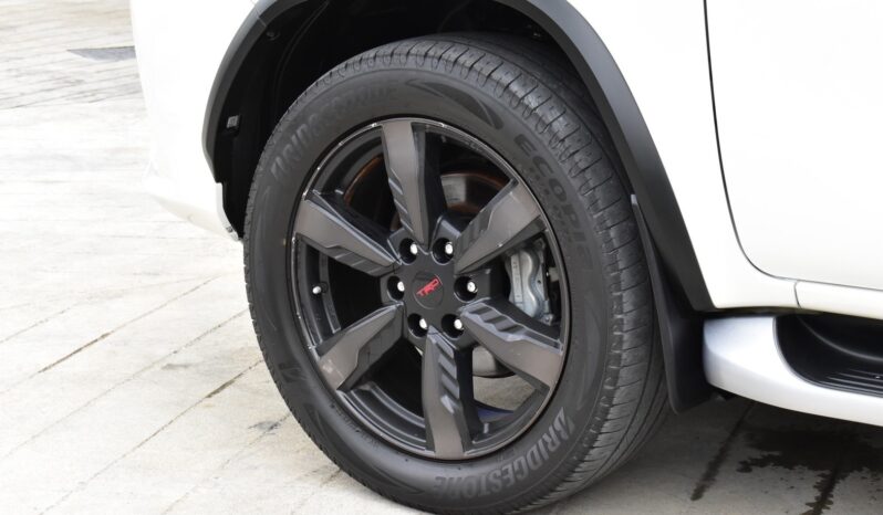 
								Toyota Fortuner 2.8 4WD TRD 2018 full									