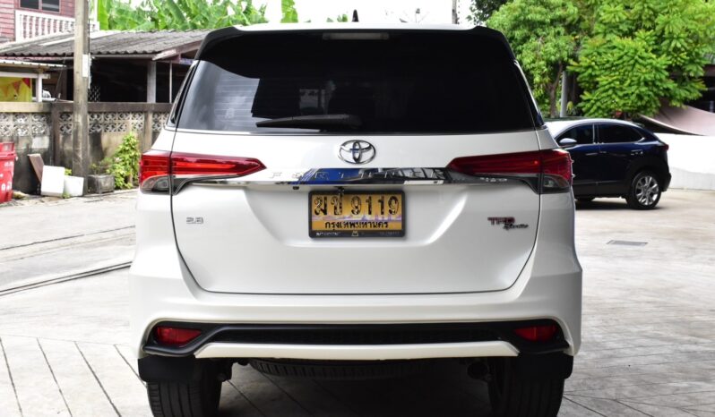 
								Toyota Fortuner 2.8 4WD TRD 2018 full									