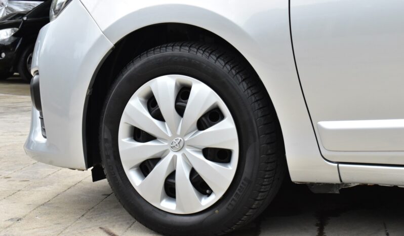 
								Toyota Yaris 1.2 E full									
