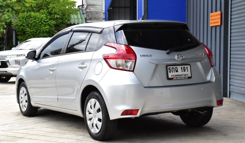 
								Toyota Yaris 1.2 E full									