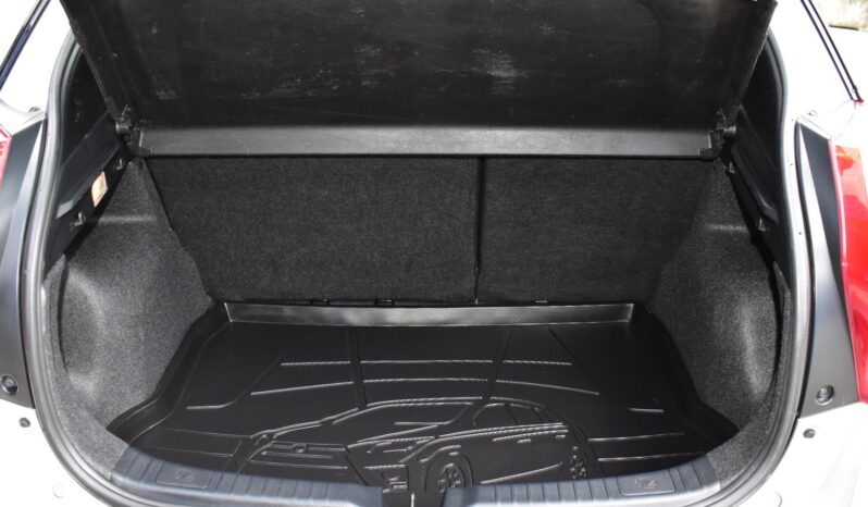
								Toyota Yaris 1.2 E full									