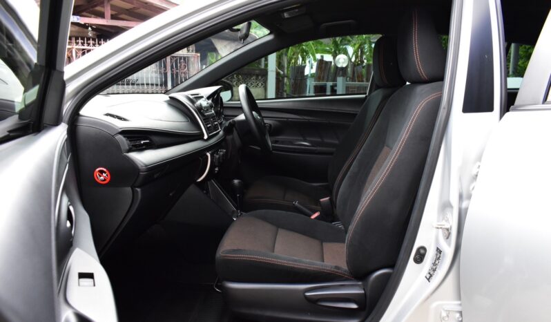
								Toyota Yaris 1.2 E full									