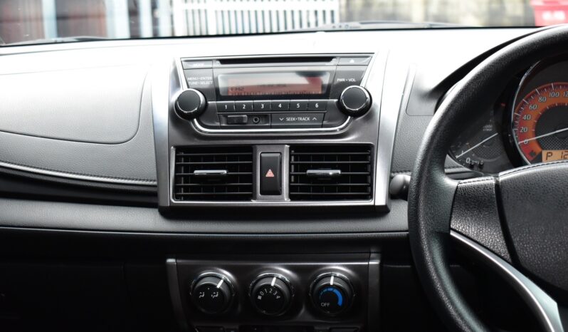 
								Toyota Yaris 1.2 E full									