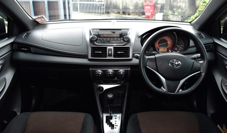 
								Toyota Yaris 1.2 E full									