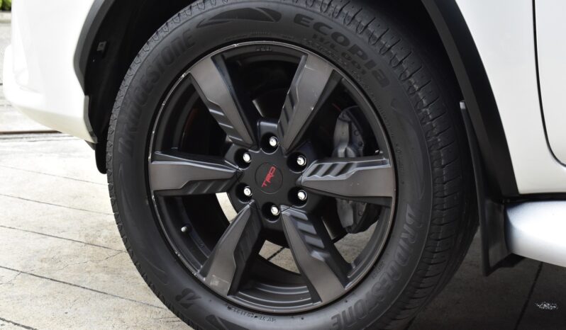 
								Toyota Fortuner 2.8  TRD 2018 full									