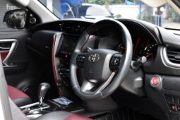 
										Toyota Fortuner 2.8  TRD 2018 full									
