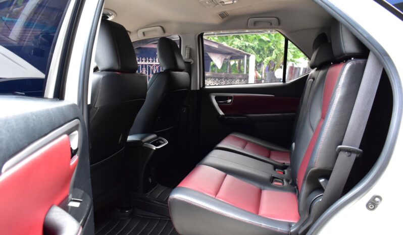 
								Toyota Fortuner 2.8  TRD 2018 full									