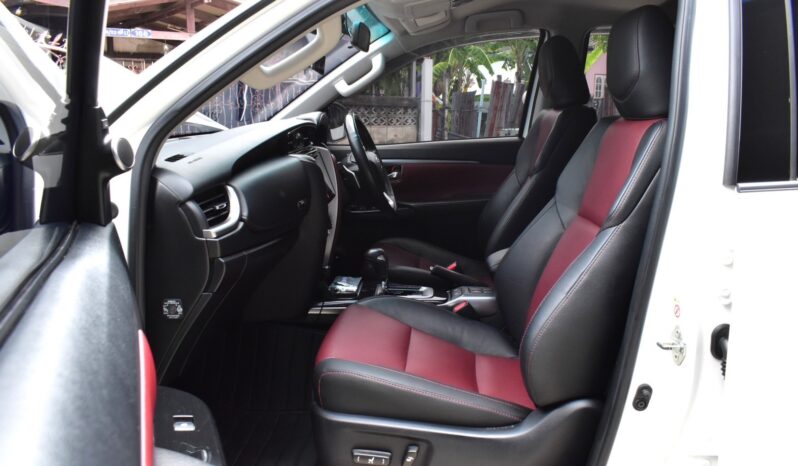 
								Toyota Fortuner 2.8  TRD 2018 full									