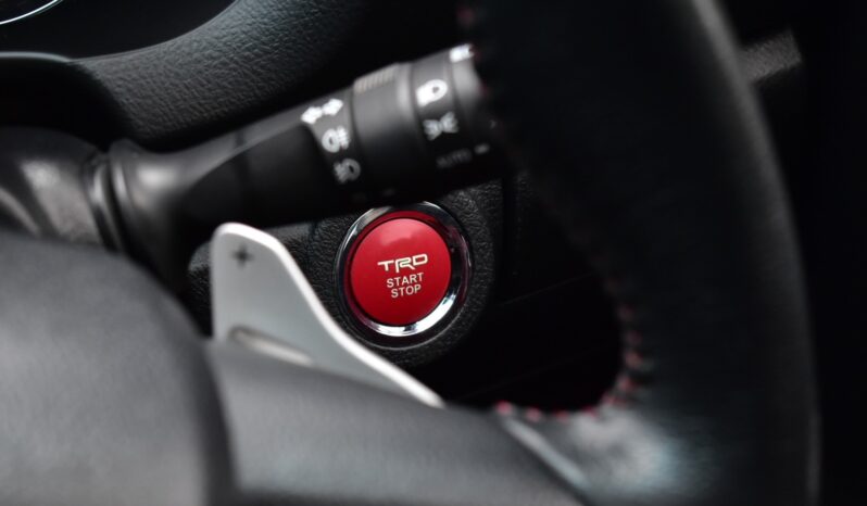 
								Toyota Fortuner 2.8  TRD 2018 full									
