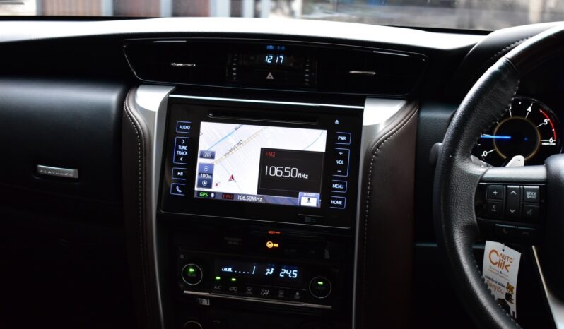 
								Toyota Fortuner 2.4 4WD 2019 full									