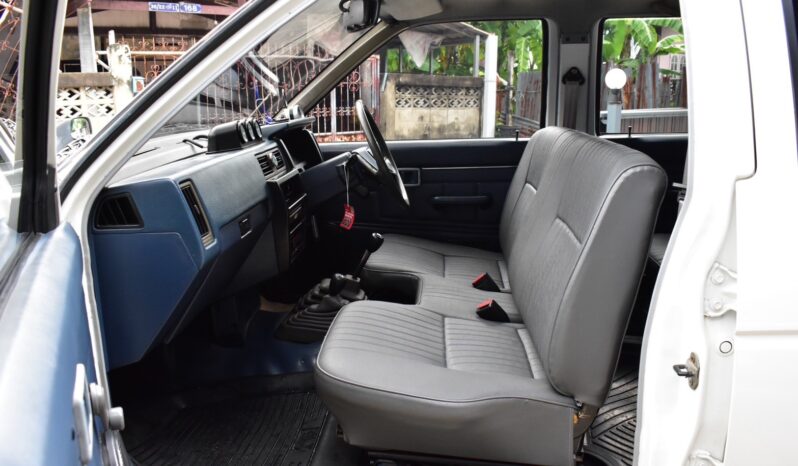 
								Nisson Dutsun D21 Big M 1990 full									