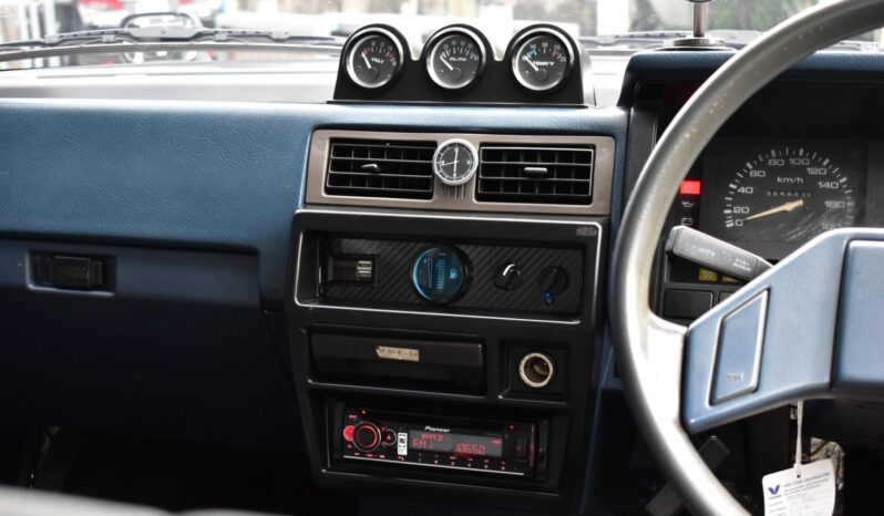 
								Nisson Dutsun D21 Big M 1990 full									