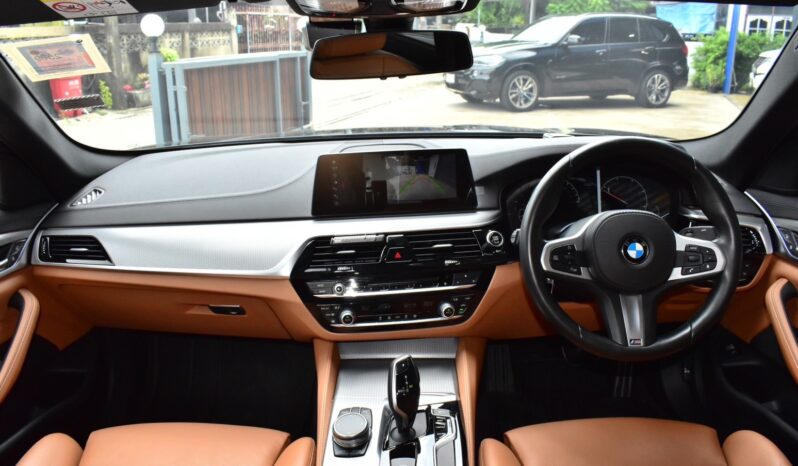 
								BMW 520d M Sport (G30) 2019 full									