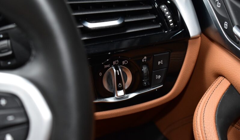 
								BMW 520d M Sport (G30) 2019 full									